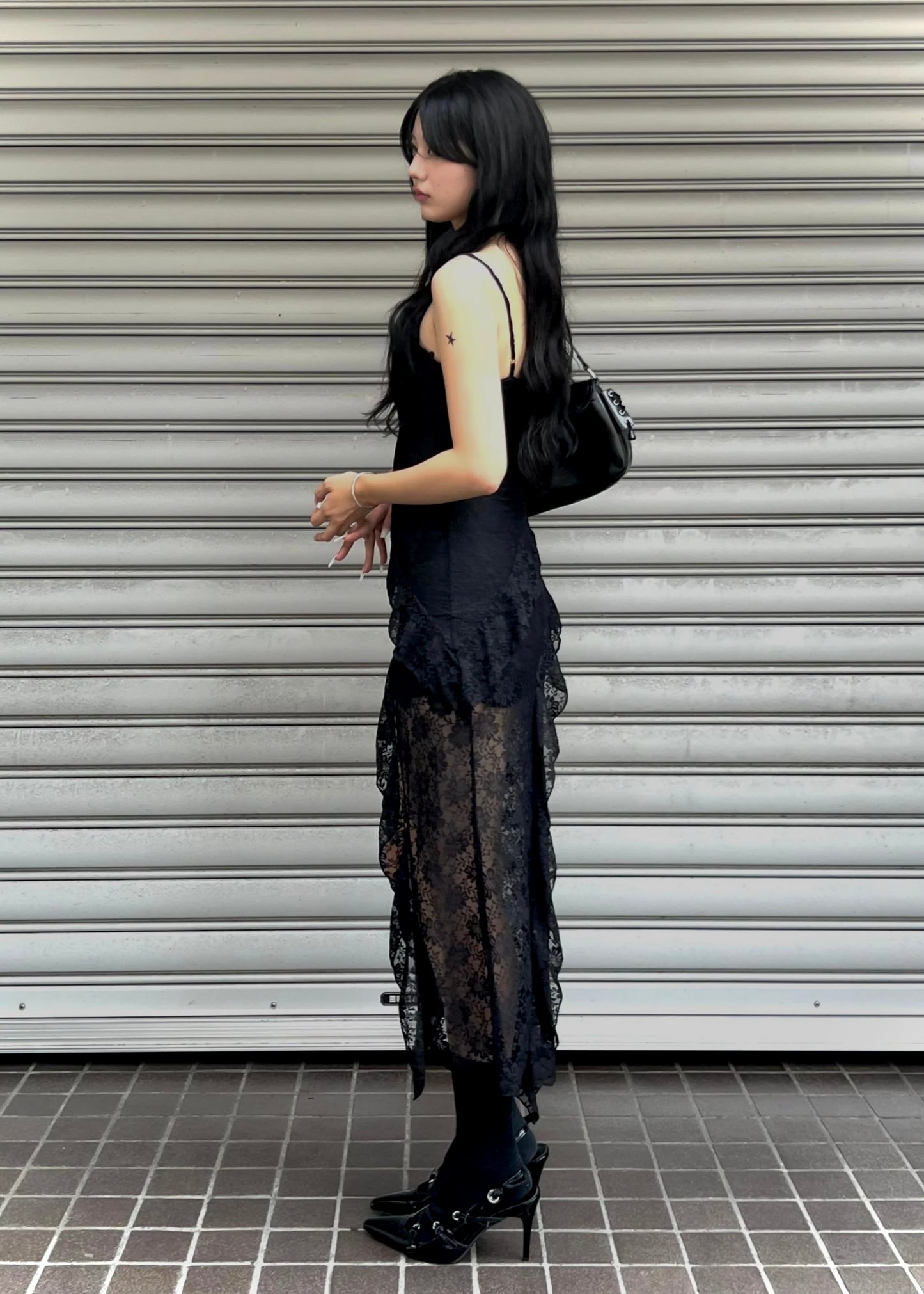 アシンメトリーブラックレースワンピース