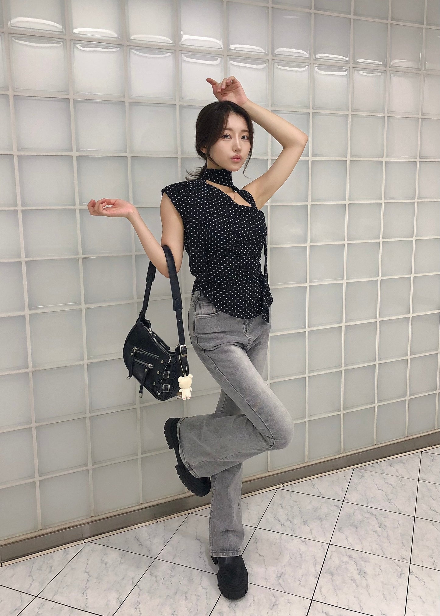 スモークグレーセミフレアパンツ