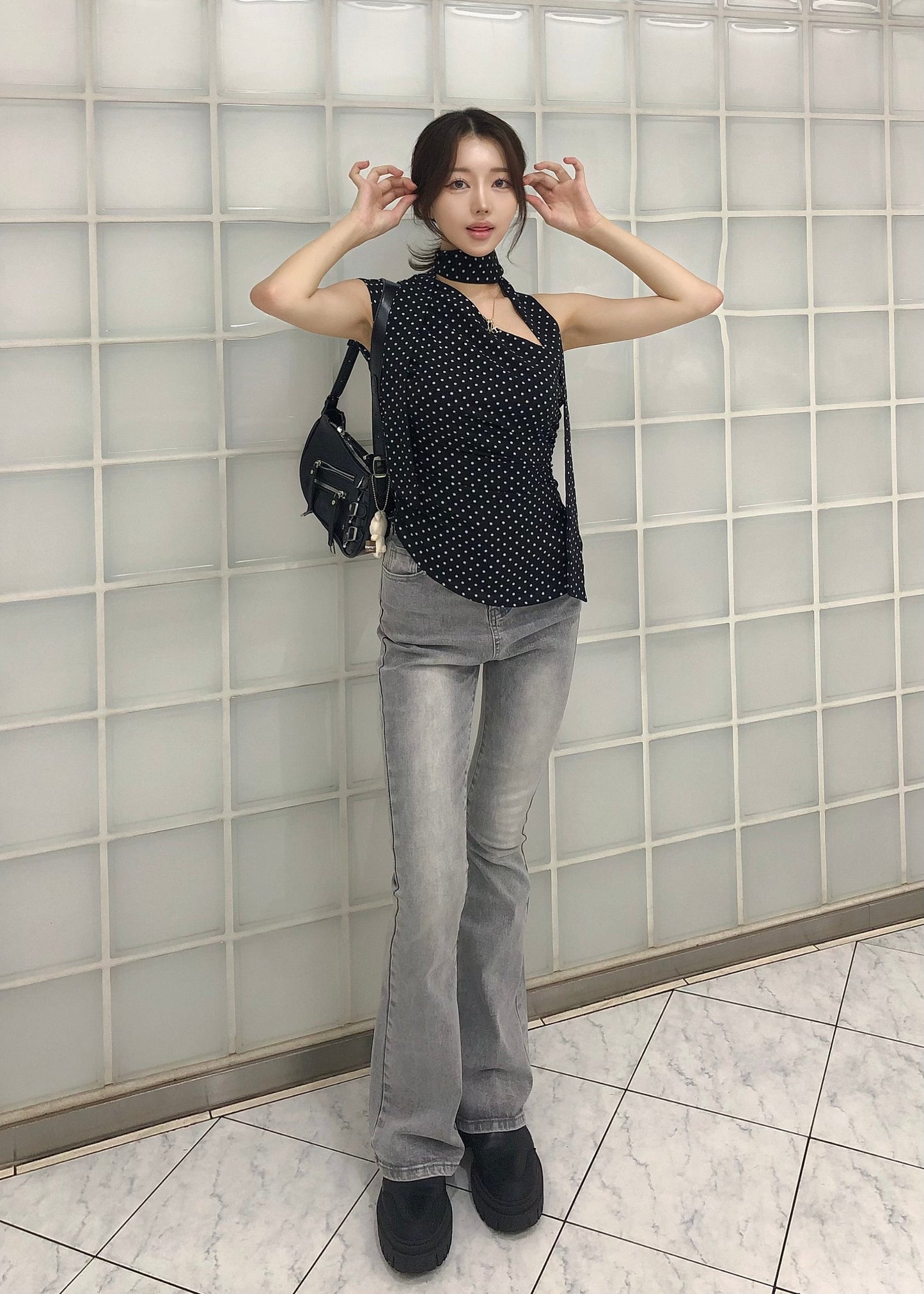 スモークグレーセミフレアパンツ