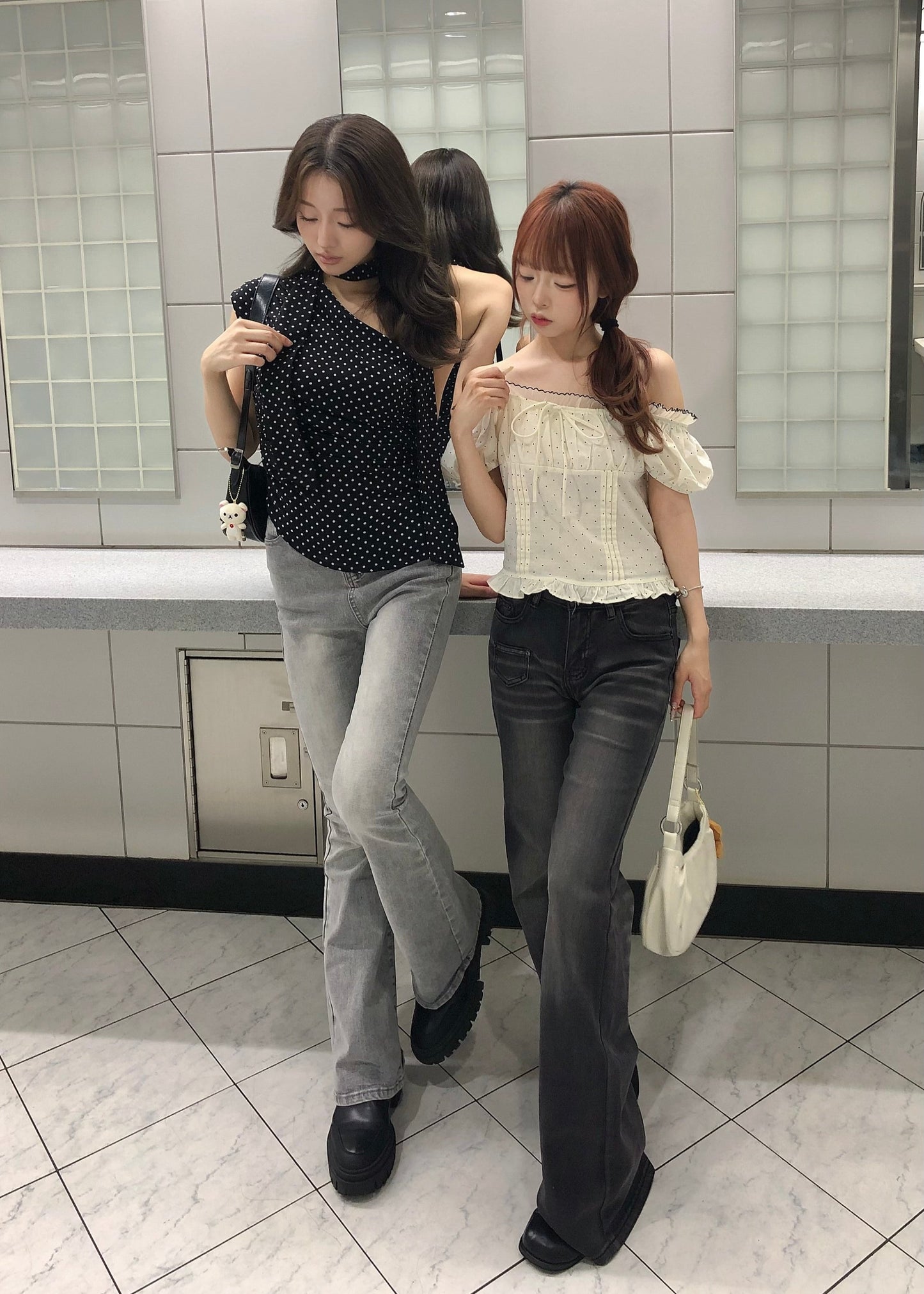 スモークグレーセミフレアパンツ