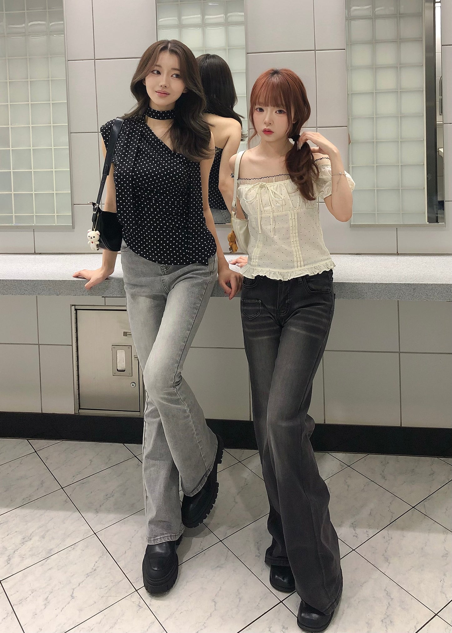 スモークグレーセミフレアパンツ