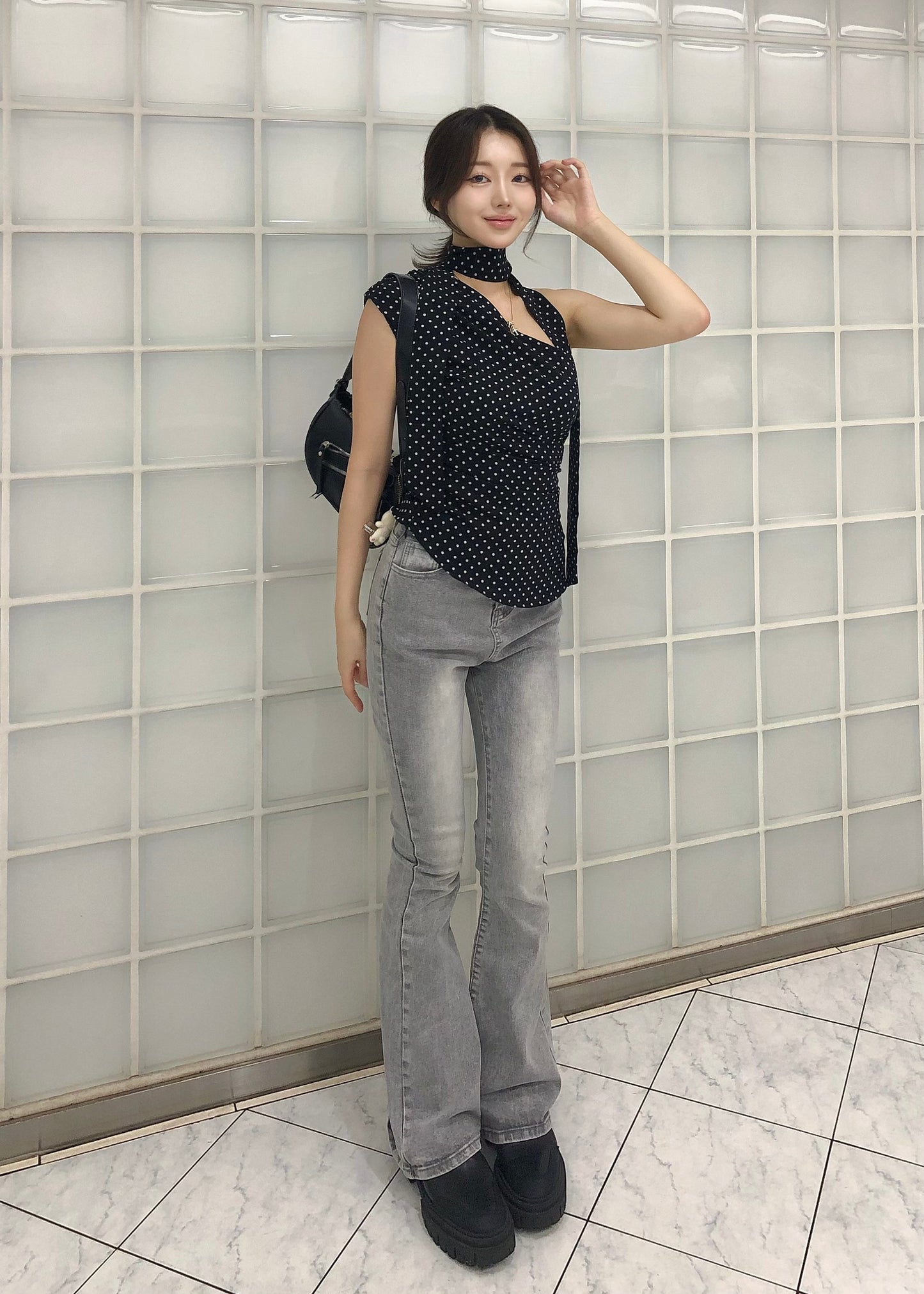 スモークグレーセミフレアパンツ